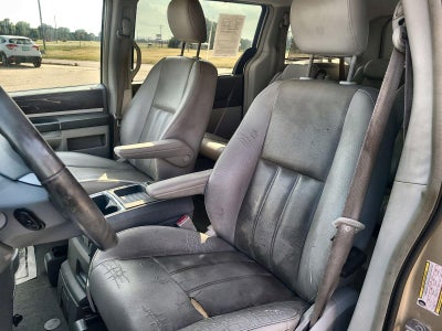 2010 Chrysler Town & Country Touring