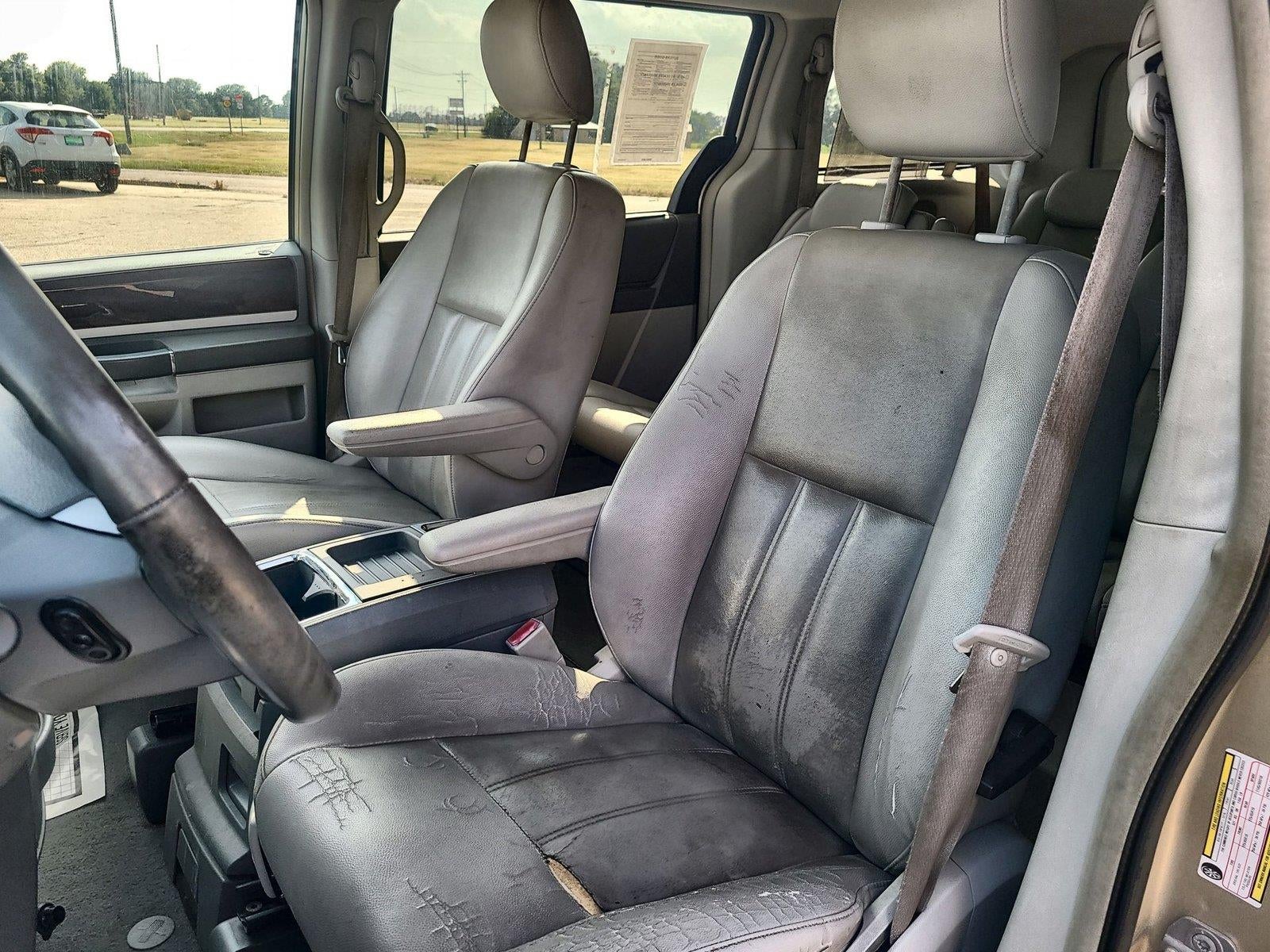 2010 Chrysler Town & Country Touring
