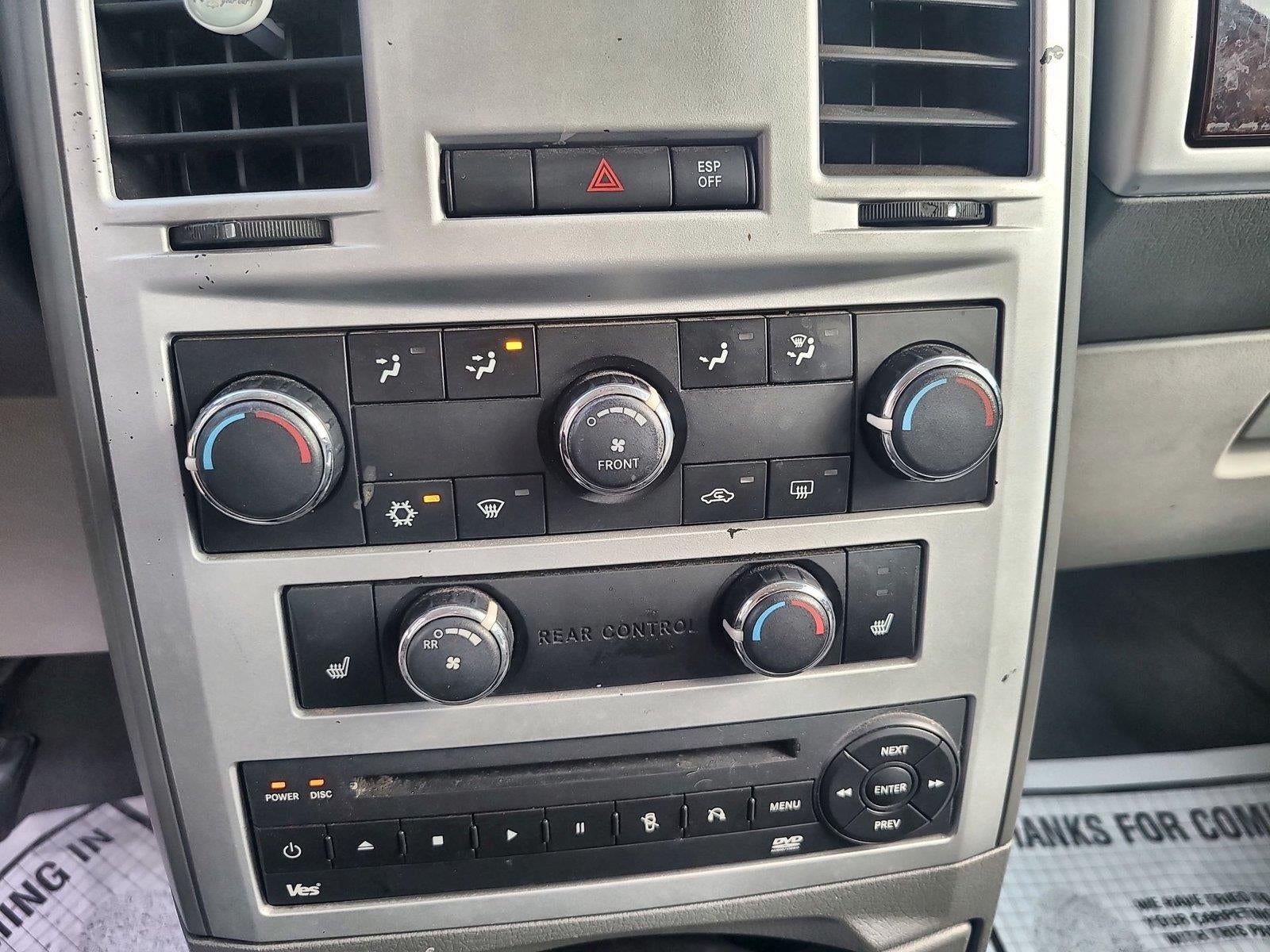 2010 Chrysler Town & Country Touring