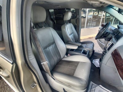 2010 Chrysler Town & Country Touring