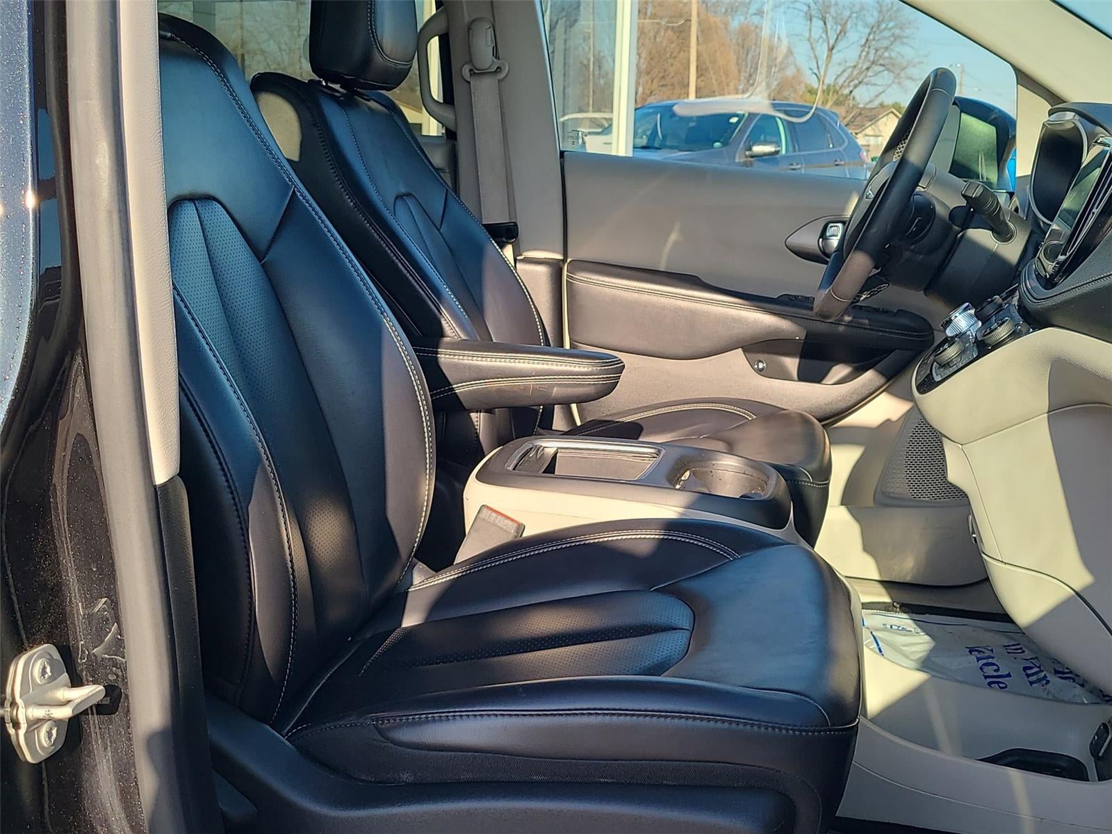 2023 Chrysler Pacifica Hybrid Touring L