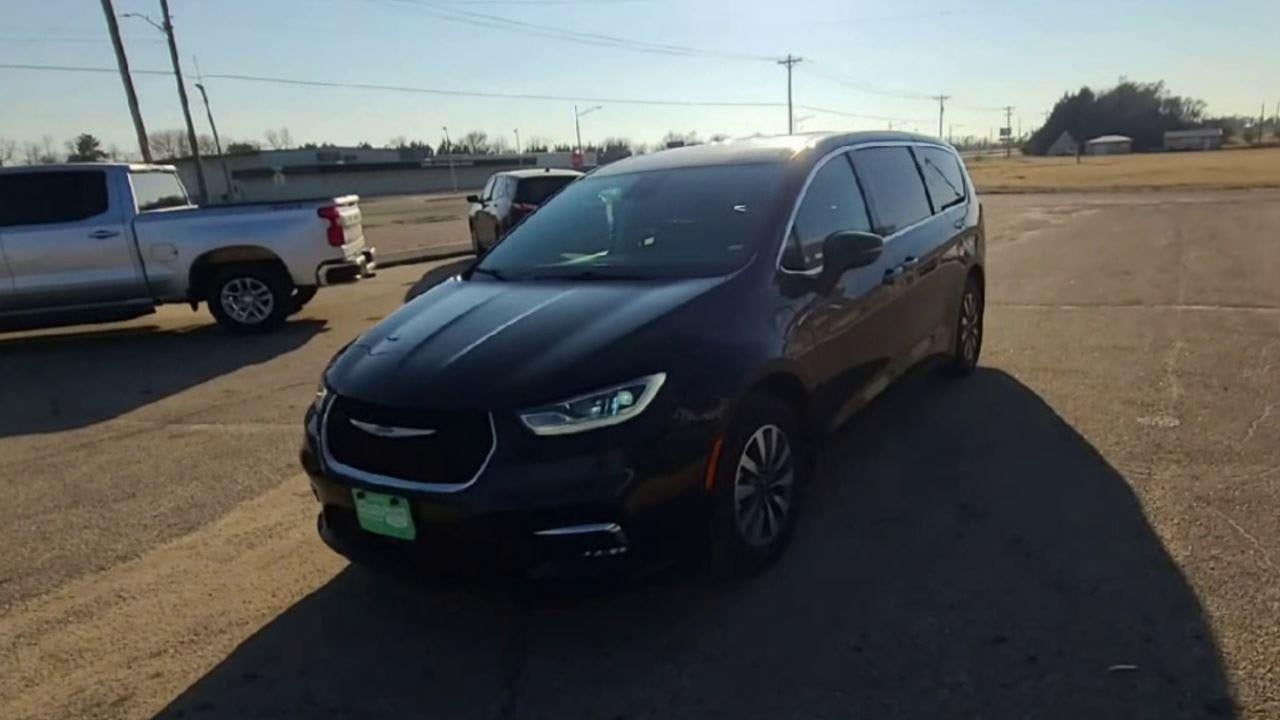 2023 Chrysler Pacifica Hybrid Touring L