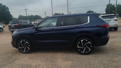 2024 Mitsubishi Outlander Base
