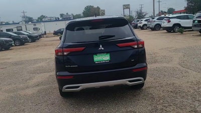 2024 Mitsubishi Outlander Base