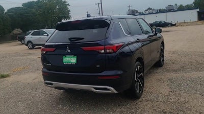 2024 Mitsubishi Outlander Base
