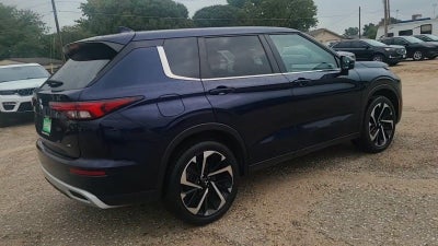 2024 Mitsubishi Outlander Base