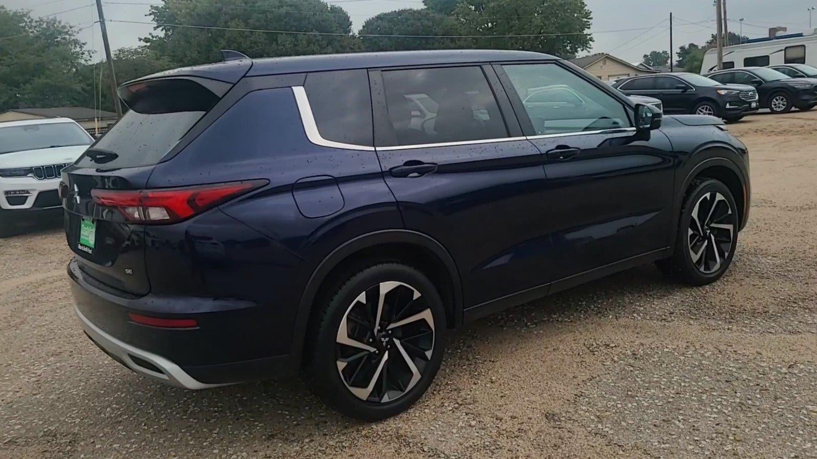 2024 Mitsubishi Outlander Base