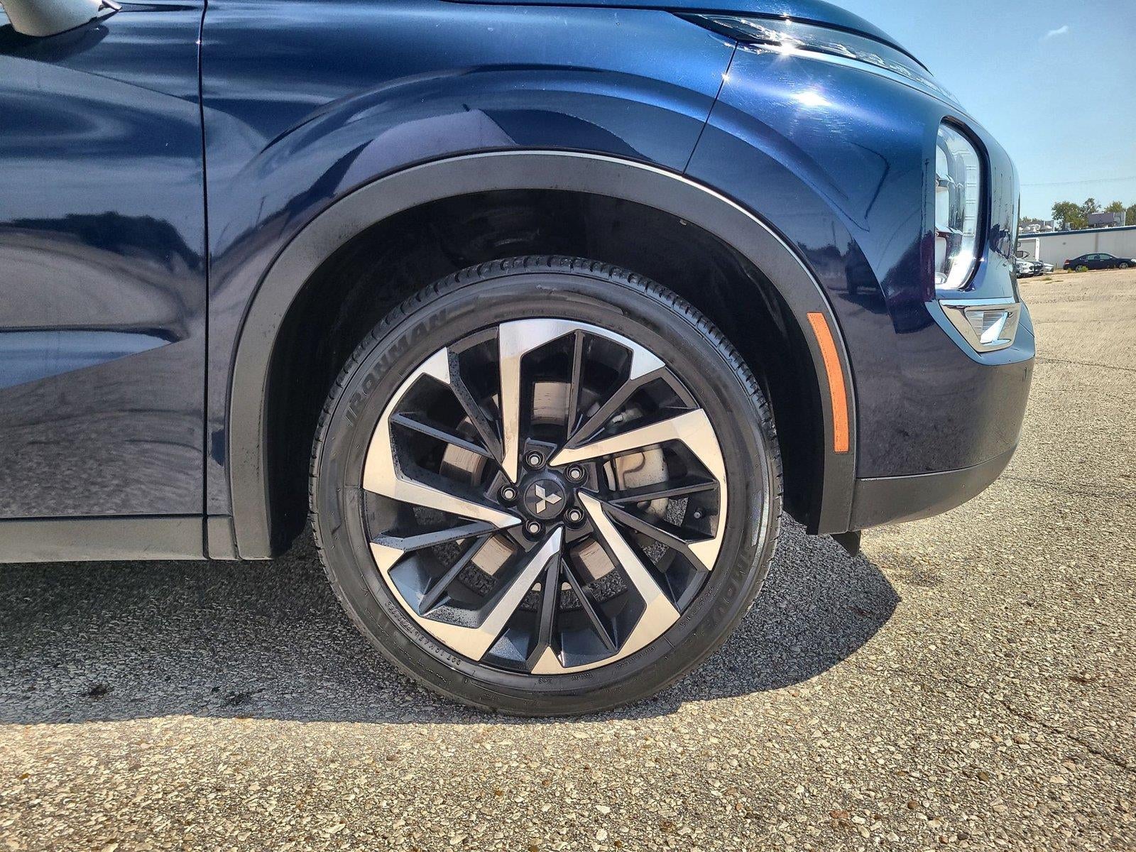 2024 Mitsubishi Outlander Base