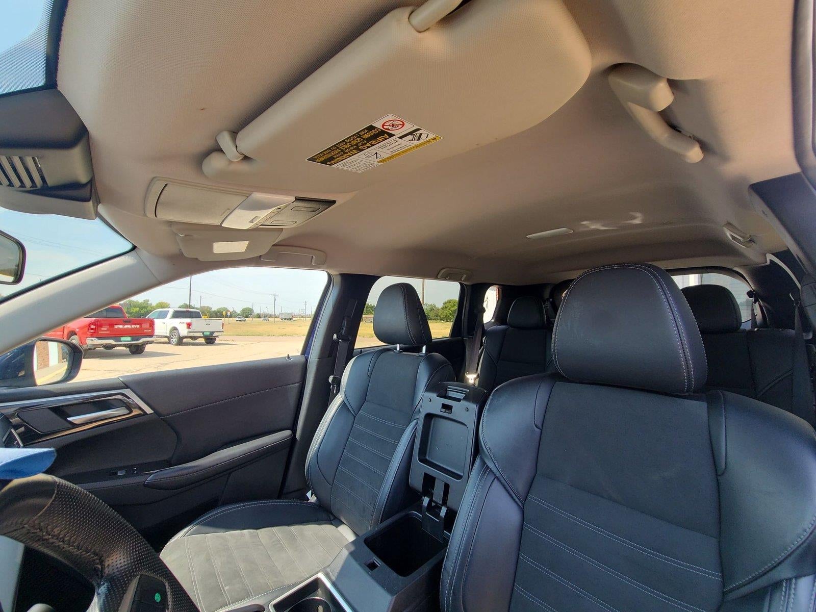 2024 Mitsubishi Outlander Base