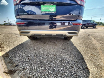 2024 Mitsubishi Outlander Base