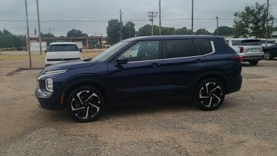 2024 Mitsubishi Outlander Base